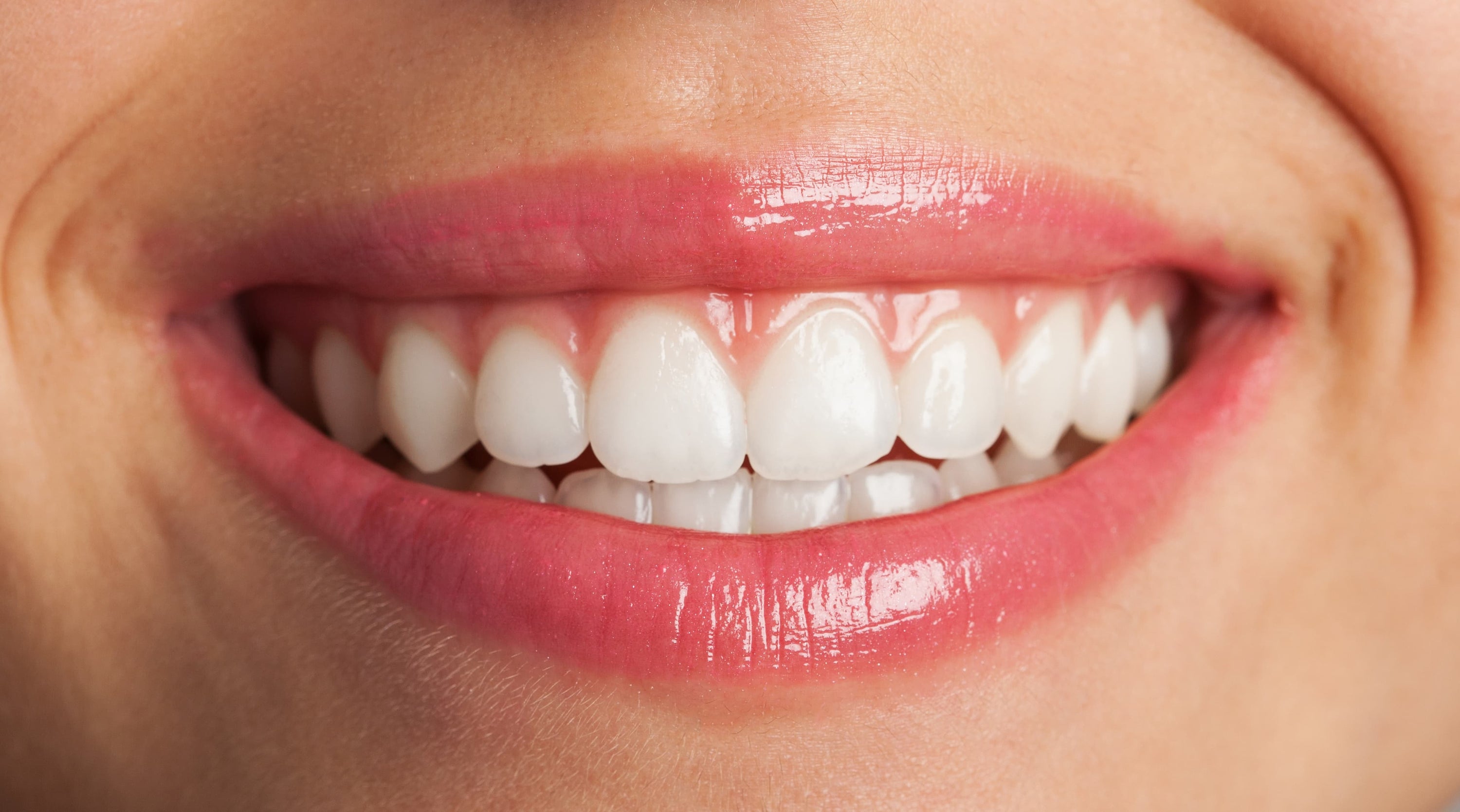 close-up-healthy-teeth