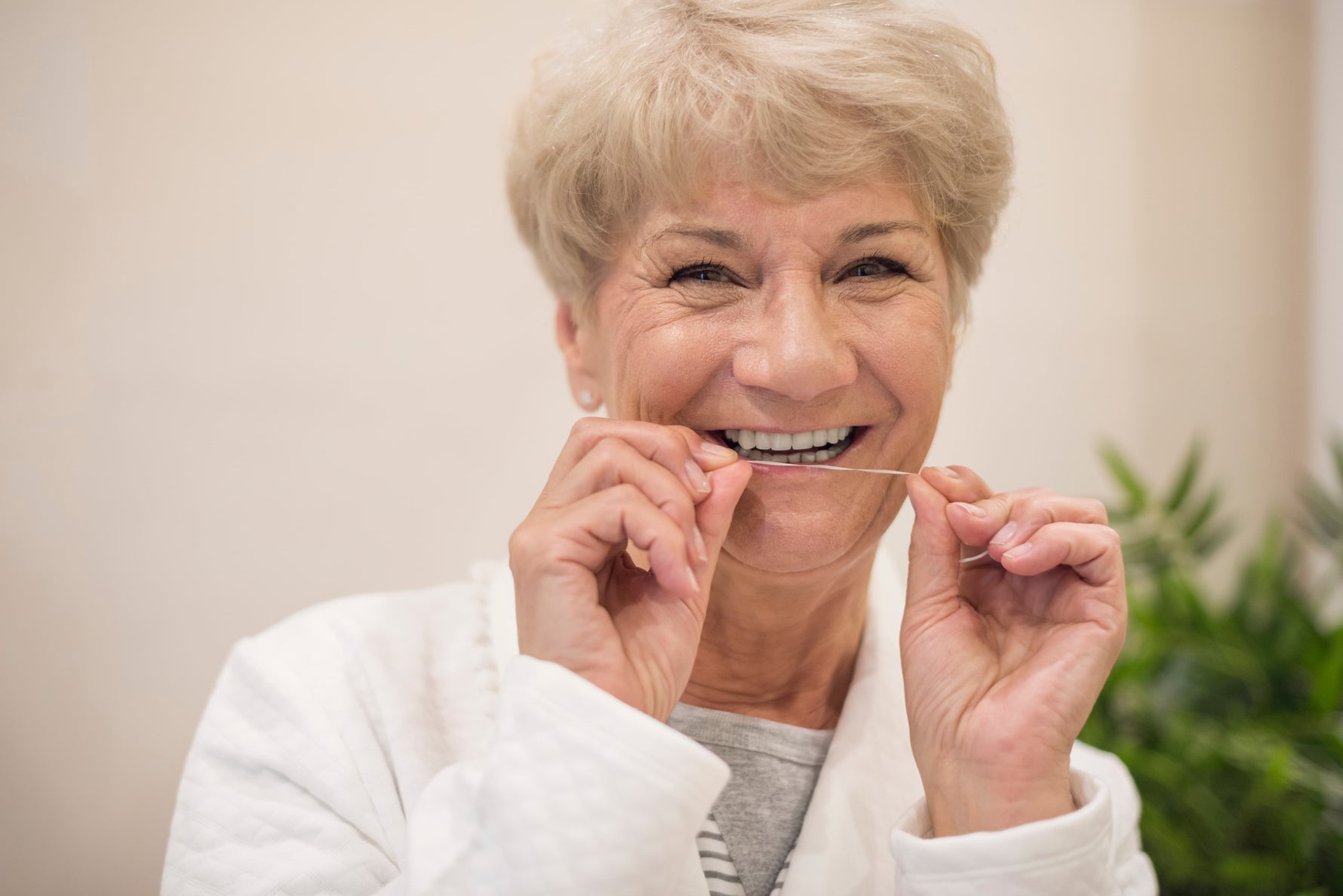 How to Floss Correctly: A Step-by-Step Guide for Healthier Teeth and Gums